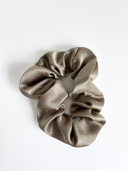 Old gold, Scrunchie